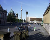Unter den Linden, Blick zum Berliner Dom und zum Palast der Republik (Mitte)